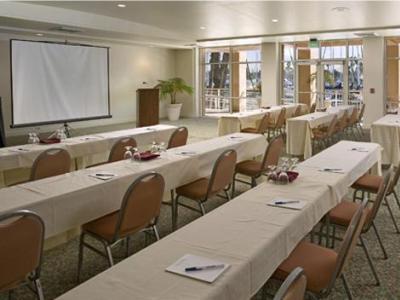 Hotel Marina Del Rey 4*